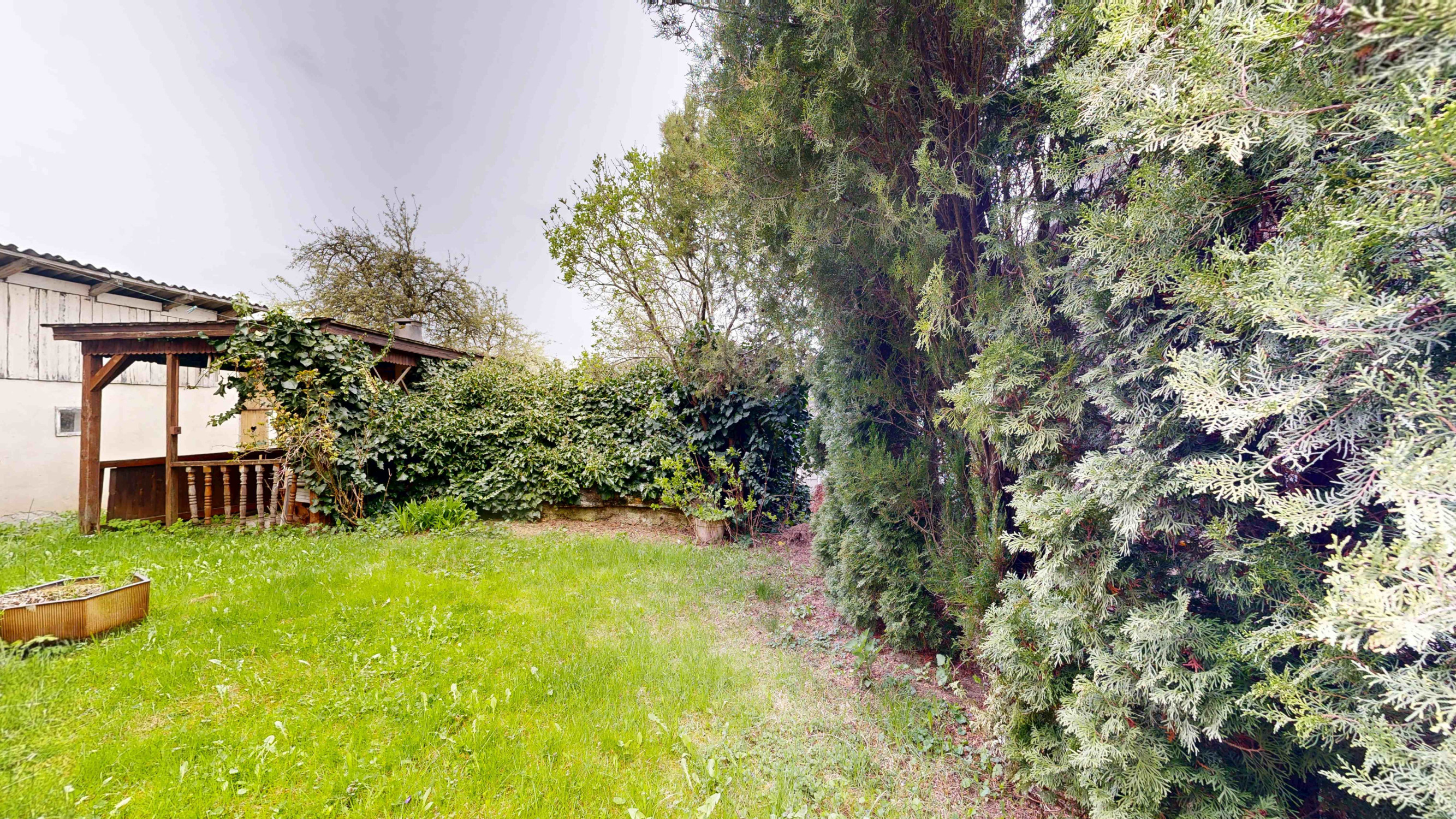 🏡 Vidiecky rodinný dom s veľkou záhradou a vínnou pivničkou – Trstín