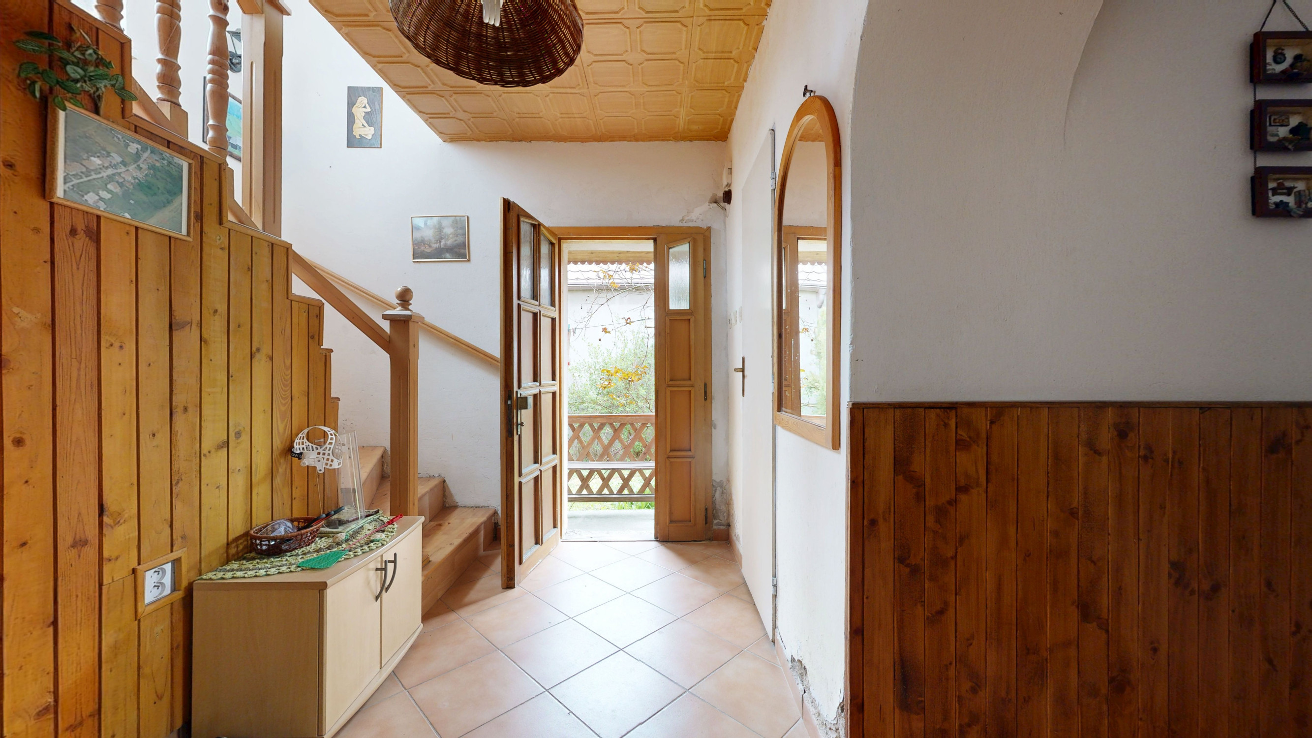 🏡 Vidiecky rodinný dom s veľkou záhradou a vínnou pivničkou – Trstín