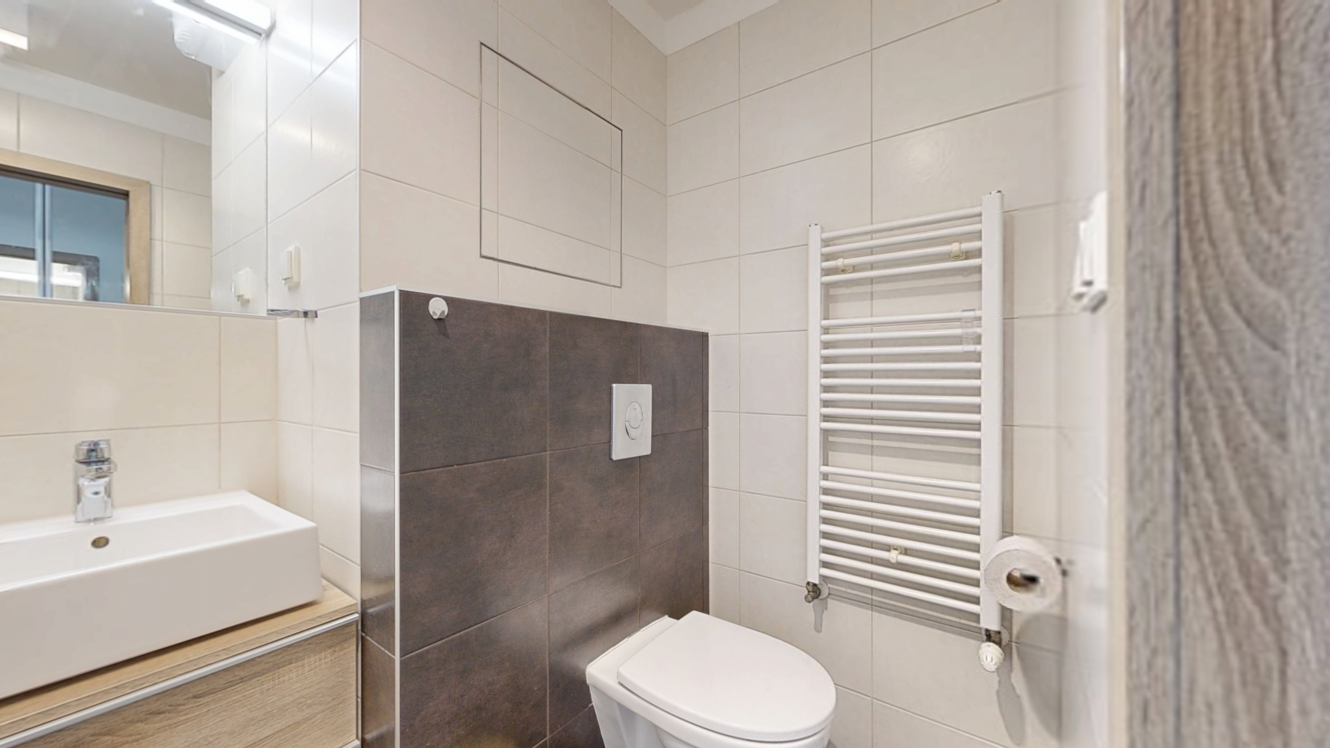 NA PREDAJ KOMPLETNE ZARIADENÝ 1-IZBOVÝ BYT | SLNEČNICE – VILADOMY | BRATISLAVA – PETRŽALKA
