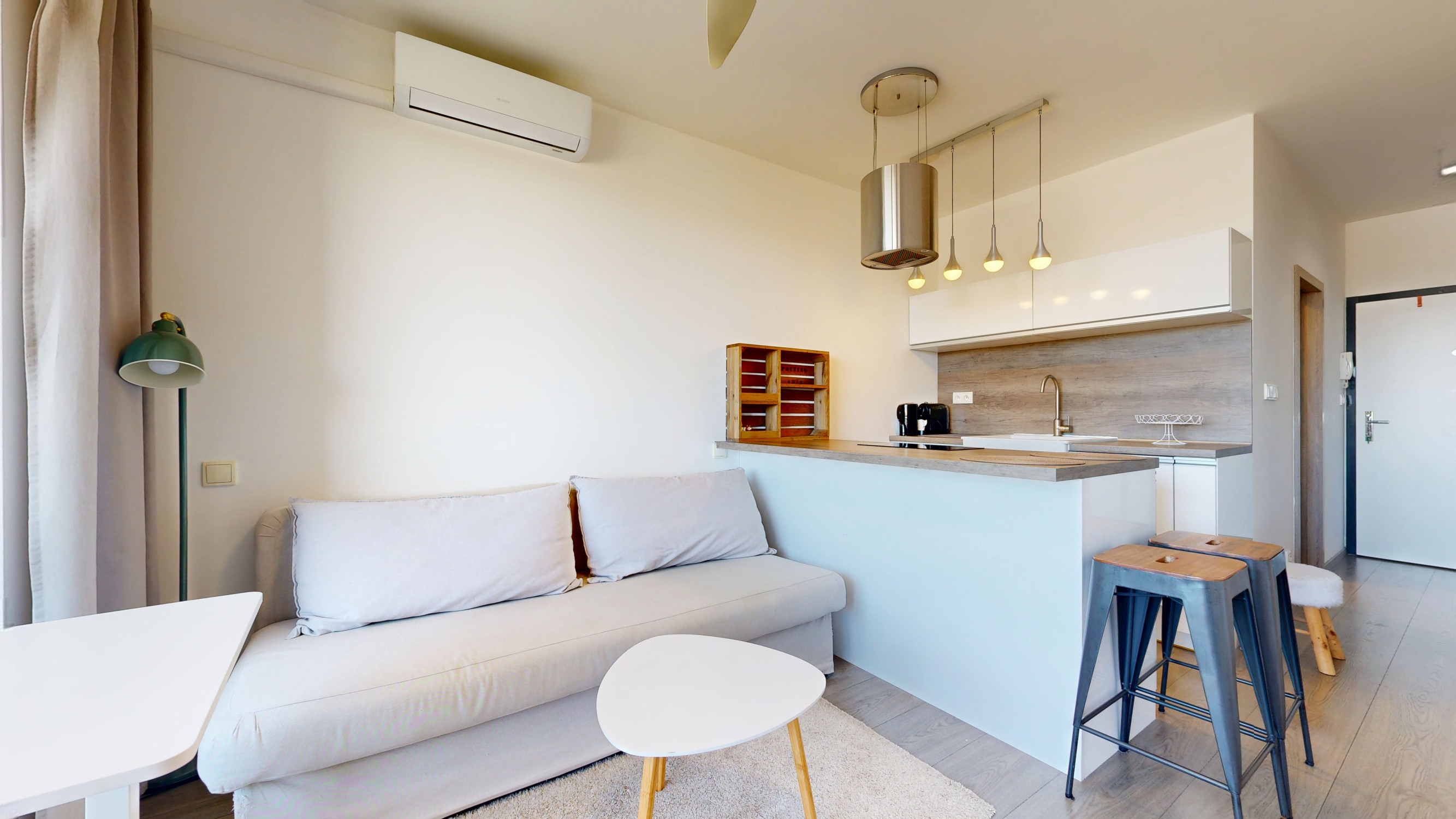 NA PREDAJ KOMPLETNE ZARIADENÝ 1-IZBOVÝ BYT | SLNEČNICE – VILADOMY | BRATISLAVA – PETRŽALKA