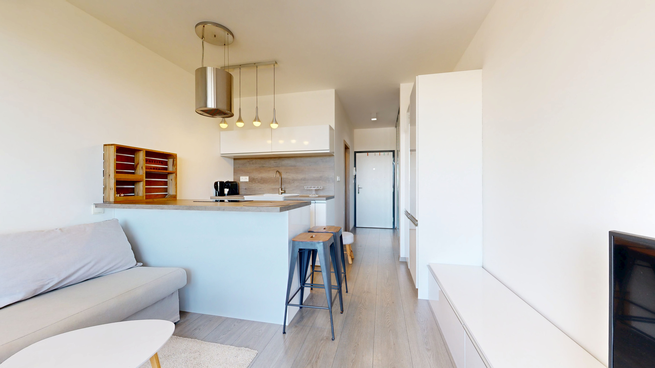 NA PREDAJ KOMPLETNE ZARIADENÝ 1-IZBOVÝ BYT | SLNEČNICE – VILADOMY | BRATISLAVA – PETRŽALKA