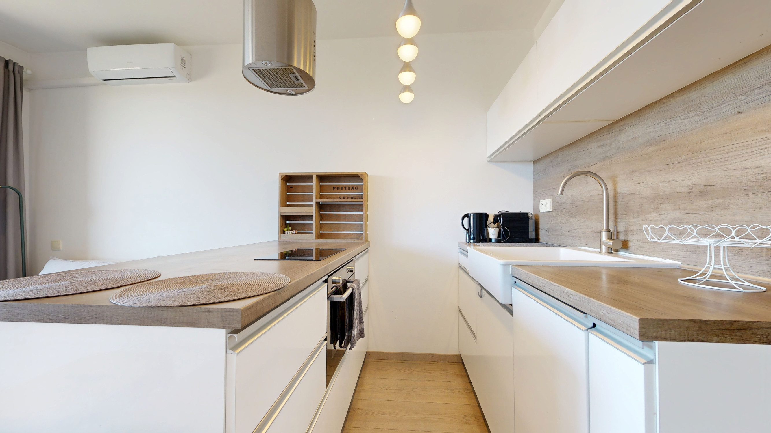 NA PREDAJ KOMPLETNE ZARIADENÝ 1-IZBOVÝ BYT | SLNEČNICE – VILADOMY | BRATISLAVA – PETRŽALKA