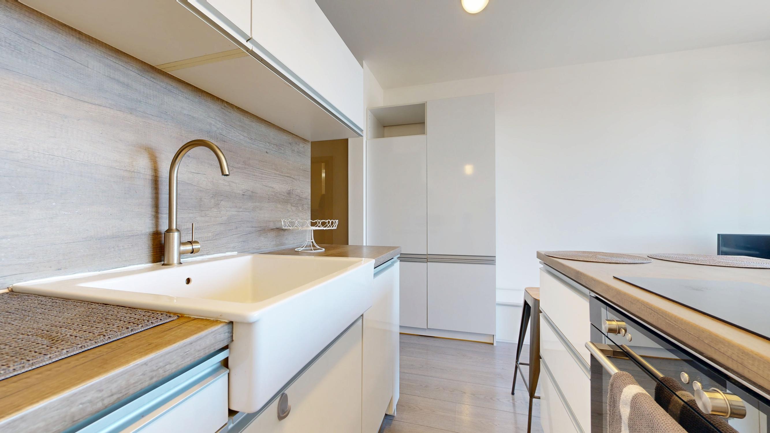 NA PREDAJ KOMPLETNE ZARIADENÝ 1-IZBOVÝ BYT | SLNEČNICE – VILADOMY | BRATISLAVA – PETRŽALKA