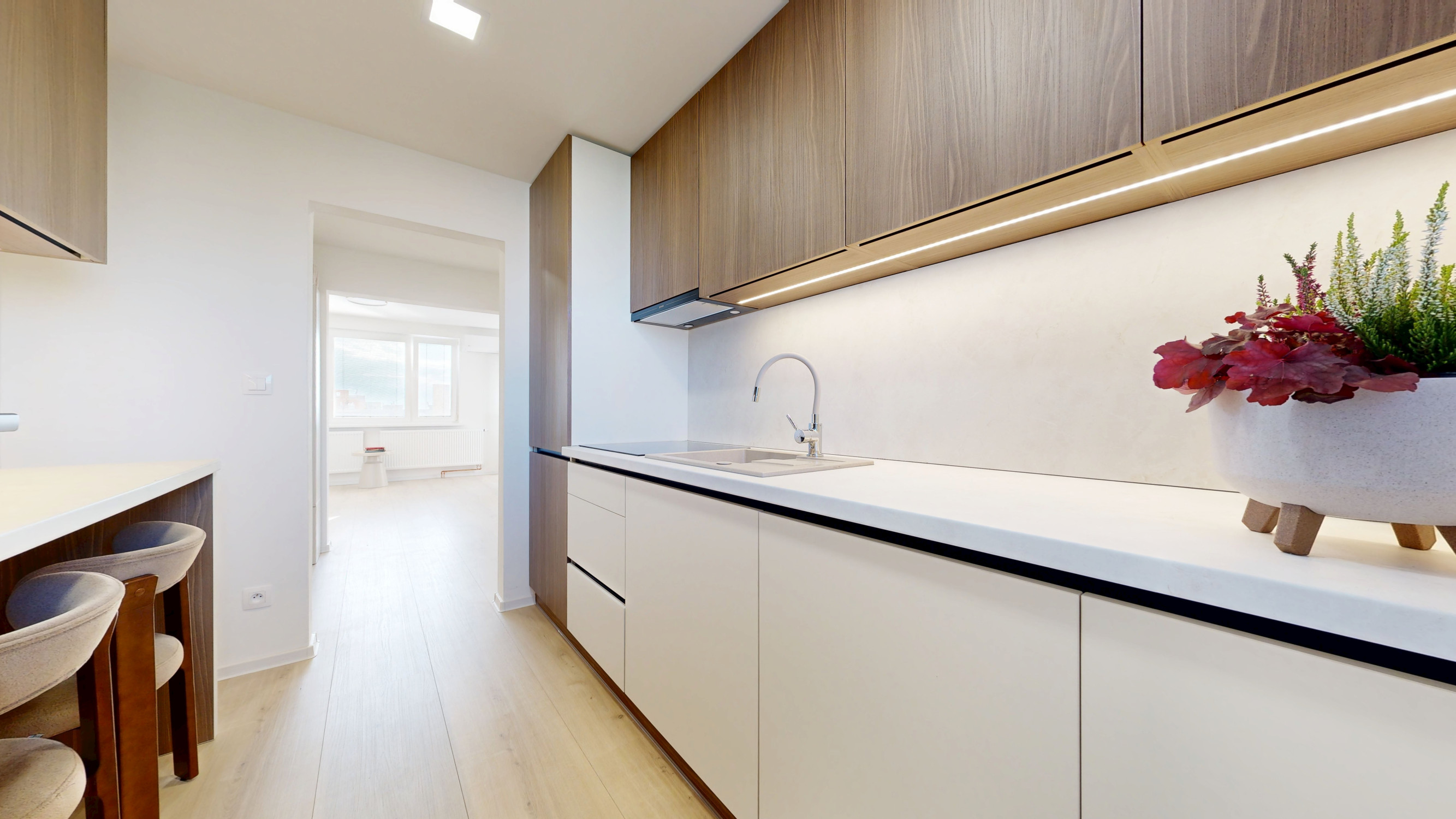 🏡 PRENÁJOM | ÚPLNE NOVO ZREKONŠTRUOVANÝ 3-IZBOVÝ BYT S KLIMATIZÁCIOU A VÝHĽADOM | TRNAVA – DRUŽBA