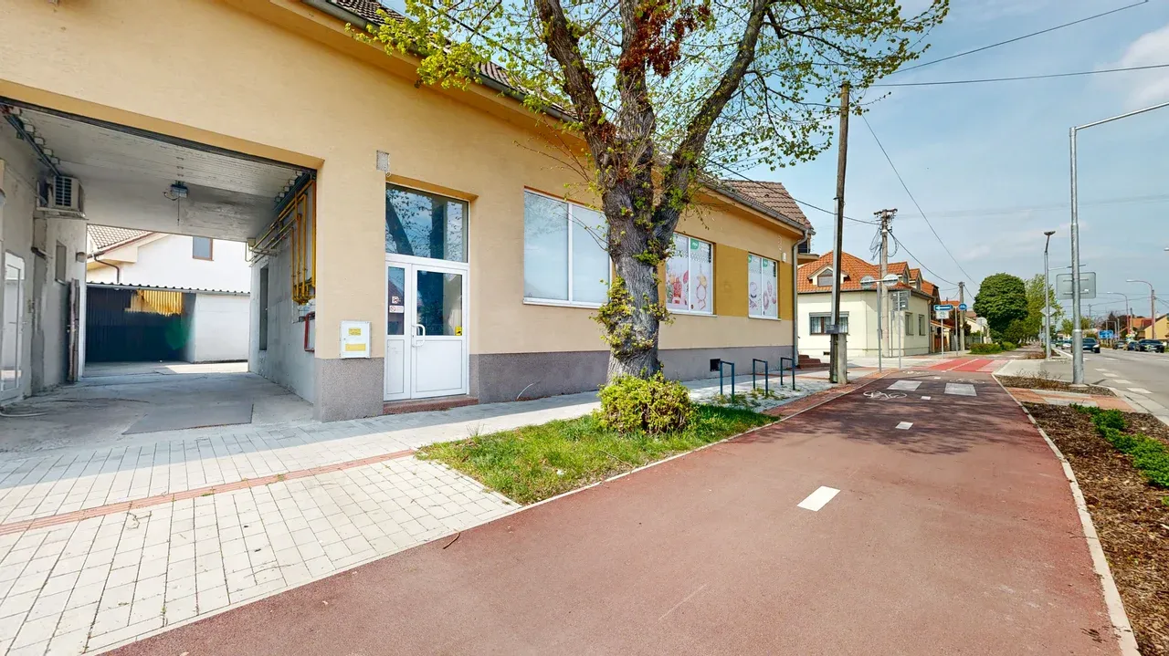 PREDAJ: Obchodný priestor 50,30 m² v Trnave, Štefana Moyzesa 11