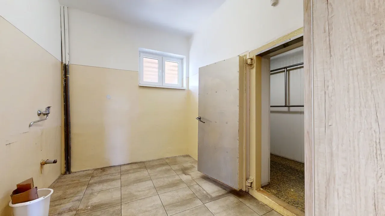 PREDAJ: Obchodný priestor 50,30 m² v Trnave, Štefana Moyzesa 11