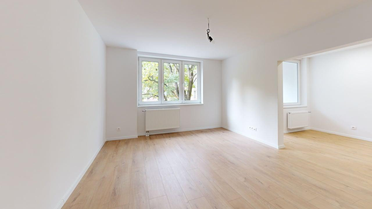 ELEGANTNÝ 4-IZBOVÝ BYT PO KOMPLETNEJ REKONŠTRUKCII na Špačinskej ulici v Trnave