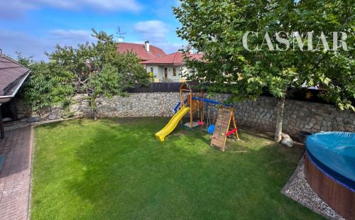 Na predaj 6izb.rod.dom  s garážou vo vyhľadávanej časti Modranky na Lúčnej ulici.