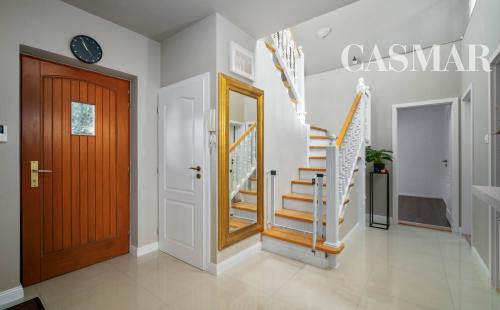 Na predaj 6izb.rod.dom  s garážou vo vyhľadávanej časti Modranky na Lúčnej ulici.