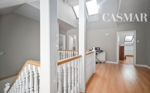 Na predaj 6izb.rod.dom  s garážou vo vyhľadávanej časti Modranky na Lúčnej ulici.