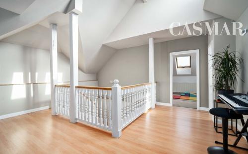 Na predaj 6izb.rod.dom  s garážou vo vyhľadávanej časti Modranky na Lúčnej ulici.