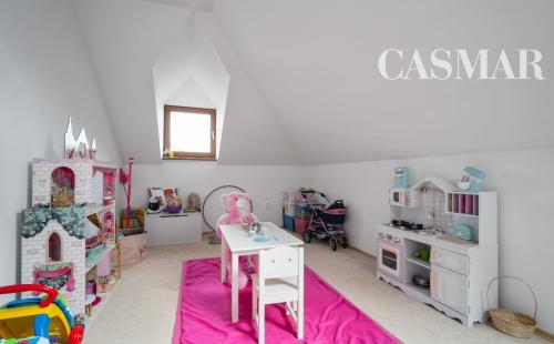 Na predaj 6izb.rod.dom  s garážou vo vyhľadávanej časti Modranky na Lúčnej ulici.