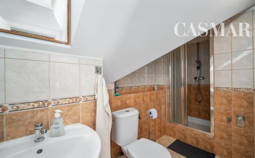 Na predaj 6izb.rod.dom  s garážou vo vyhľadávanej časti Modranky na Lúčnej ulici.