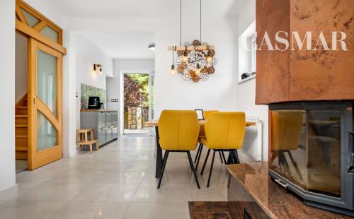 Rezervovaný!! Ponúkame na predaj 2 samostatne stojace domy na jednom pozemku v blízkosti centra mesta Senec!!