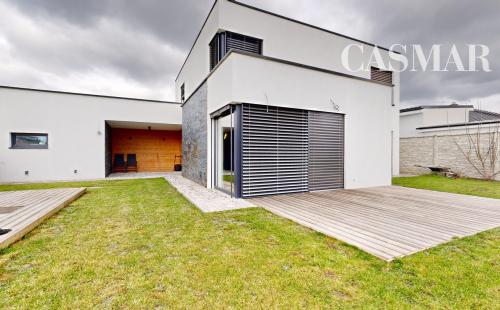 Exkluzívne len u nás 5izb. RD s dvoj-garážou a bazénom