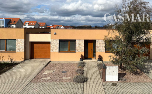 Na predaj pekná NOVOSTAVBA  4izb. rodinného domu s garážou v obci  pri Trnave