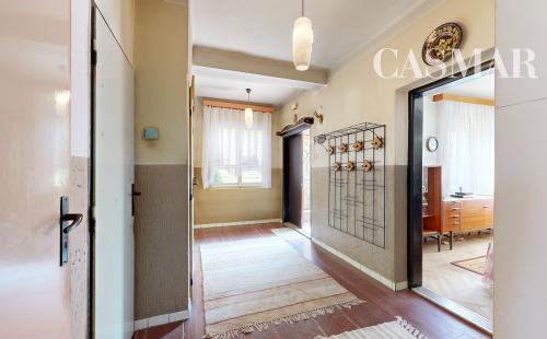 3D PREHLIADKA + VIDEO / Starší RD s perfektnou polohou pri Slnečných jazerách a veľkým potenciálom