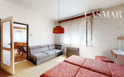 3D PREHLIADKA + VIDEO / Starší RD s perfektnou polohou pri Slnečných jazerách a veľkým potenciálom