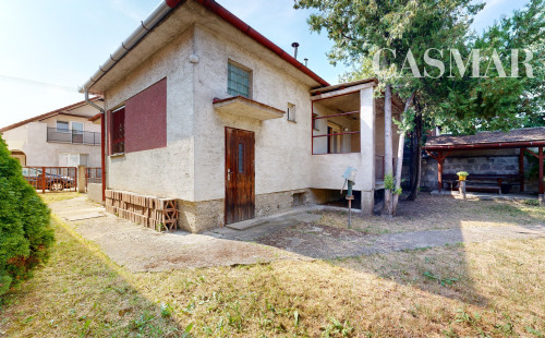 3D PREHLIADKA + VIDEO / Starší RD s perfektnou polohou pri Slnečných jazerách a veľkým potenciálom