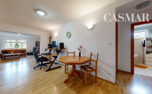 NA PREDAJ OBCHODNÝ PRIESTOR A 4 IZBOVÝ BYT V CENTRE MESTA