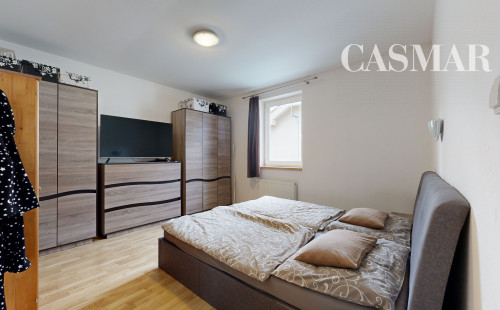 NA PREDAJ OBCHODNÝ PRIESTOR A 4 IZBOVÝ BYT V CENTRE MESTA