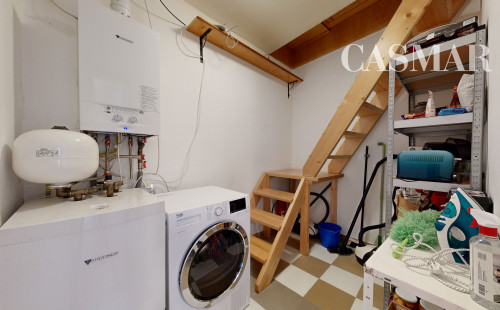 NA PREDAJ OBCHODNÝ PRIESTOR A 4 IZBOVÝ BYT V CENTRE MESTA