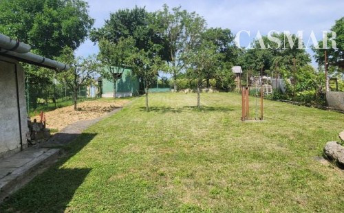 Voľný!! Starší rodinný dom v obci Horné Dubové!! Vhodný aj ako stavebný pozemok!!