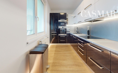 REZERVOIVANÉ! Veľký, kompletne  prerobený 2izb.byt s loggiou!! Družba!!