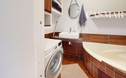 REZERVOIVANÉ! Veľký, kompletne  prerobený 2izb.byt s loggiou!! Družba!!