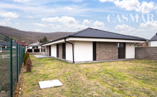 Pekná novostavba RD v krásnom prostredí obce Smolenice!!