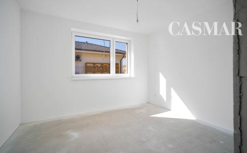 REZERVOVANÉ! Novostavba- Bungalov s pekným výhľadom na Smolenický  zámok!!