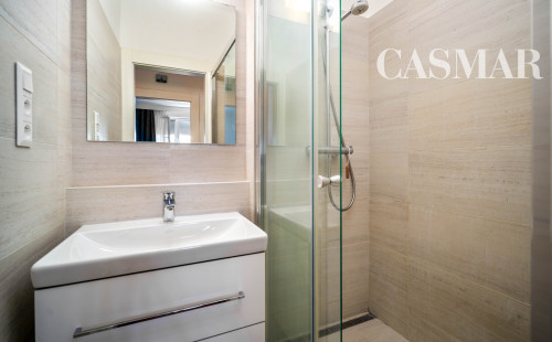 Ponúkame na predaj pekný 3-izbový byt v centre mesta Pezinok.