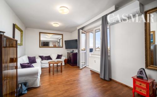 Ponúkame na predaj pekný 3-izbový byt v centre mesta Pezinok.