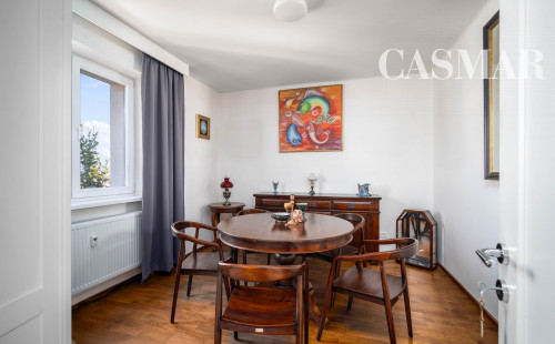 Ponúkame na predaj pekný 3-izbový byt v centre mesta Pezinok.