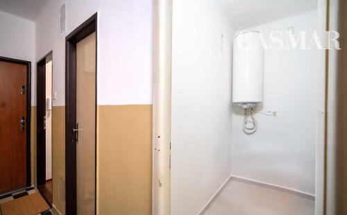 Ponúkame na predaj pekný 3-izbový byt v centre mesta Pezinok.