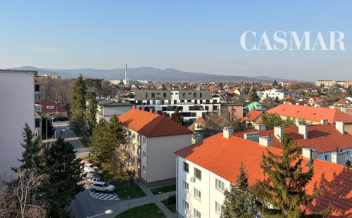 Ponúkame na predaj pekný 3-izbový byt v centre mesta Pezinok.