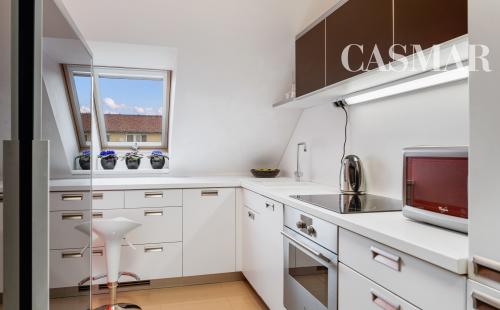 Ponúkame na predaj pekný 3-izbový mezonet na ulici Ľ. Podjavorinskej  v blízkosti centra mesta Trnava!