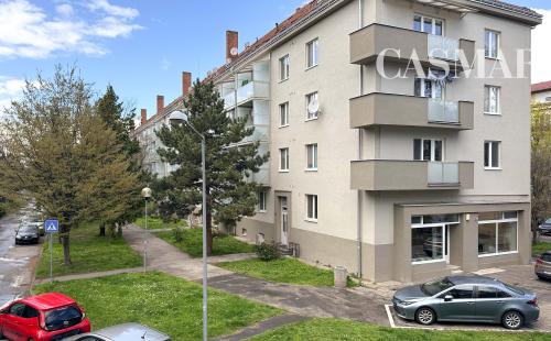 Ponúkame na predaj pekný 3-izbový mezonet na ulici Ľ. Podjavorinskej  v blízkosti centra mesta Trnava!