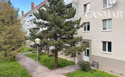 Ponúkame na predaj pekný 3-izbový mezonet na ulici Ľ. Podjavorinskej  v blízkosti centra mesta Trnava!