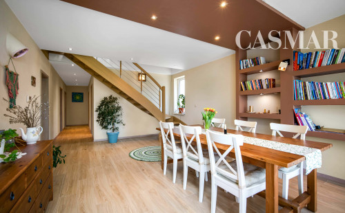 Moderný 6-izbový rodinný dom s veľkou záhradou, altánkom a bazénom – Dolné Orešany