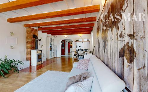 Romantika vidieka len na skok od mesta – Podkrovný 3-izbový rodinný dom v Hrnčiarovciach nad Parnou čaká na svojich nových majiteľov