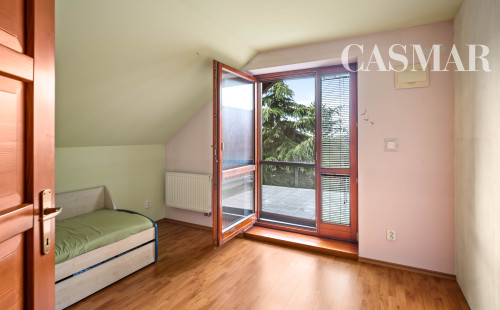 Pekný dvojpodlažný RD v Modranke so samostatnou bytovou jednotkou v prístavbe!!!