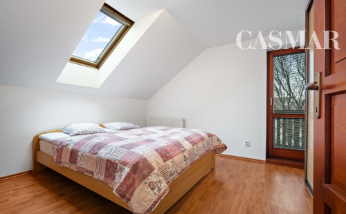 Pekný dvojpodlažný RD v Modranke so samostatnou bytovou jednotkou v prístavbe!!!