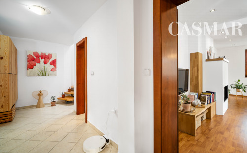 Pekný dvojpodlažný RD v Modranke so samostatnou bytovou jednotkou v prístavbe!!!