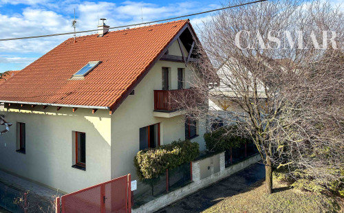 Pekný dvojpodlažný RD v Modranke so samostatnou bytovou jednotkou v prístavbe!!!