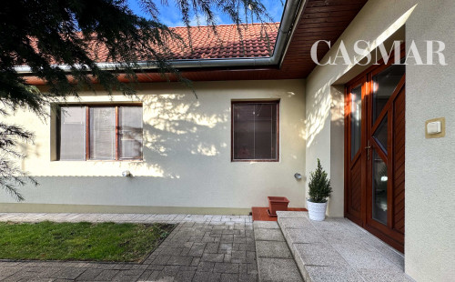 Pekný dvojpodlažný RD v Modranke so samostatnou bytovou jednotkou v prístavbe!!!