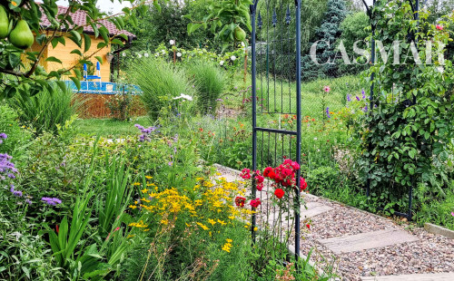 Moderný 6-izbový rodinný dom s veľkou záhradou, altánkom a bazénom – Dolné Orešany