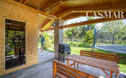 Moderný 6-izbový rodinný dom s veľkou záhradou, altánkom a bazénom – Dolné Orešany