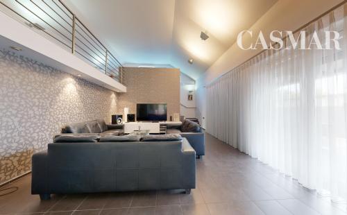 !NA PREDAJ! VEĽKÝ RODINNÝ DOM SENICA