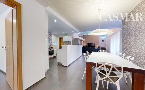 !NA PREDAJ! VEĽKÝ RODINNÝ DOM SENICA